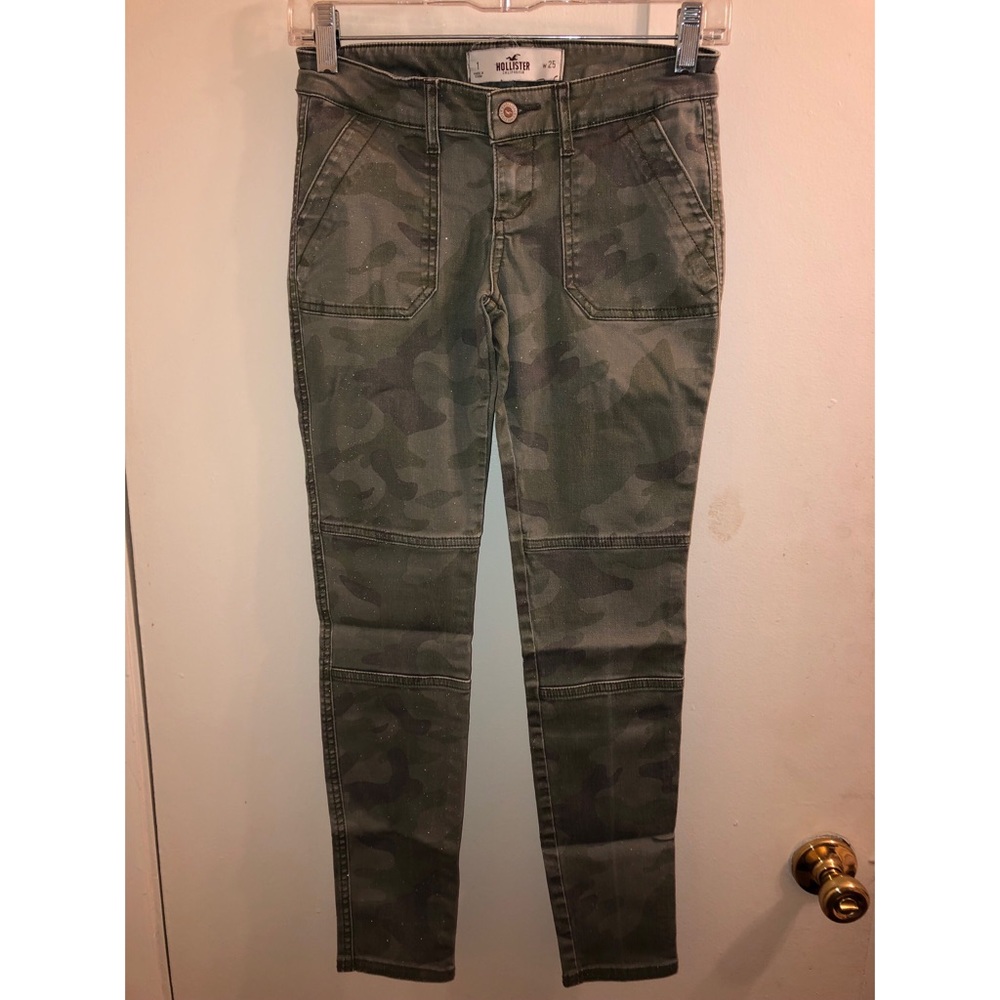 Hollister size 1